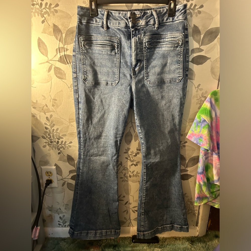 AEO Front Pocket Flare Jeans size 12 Short